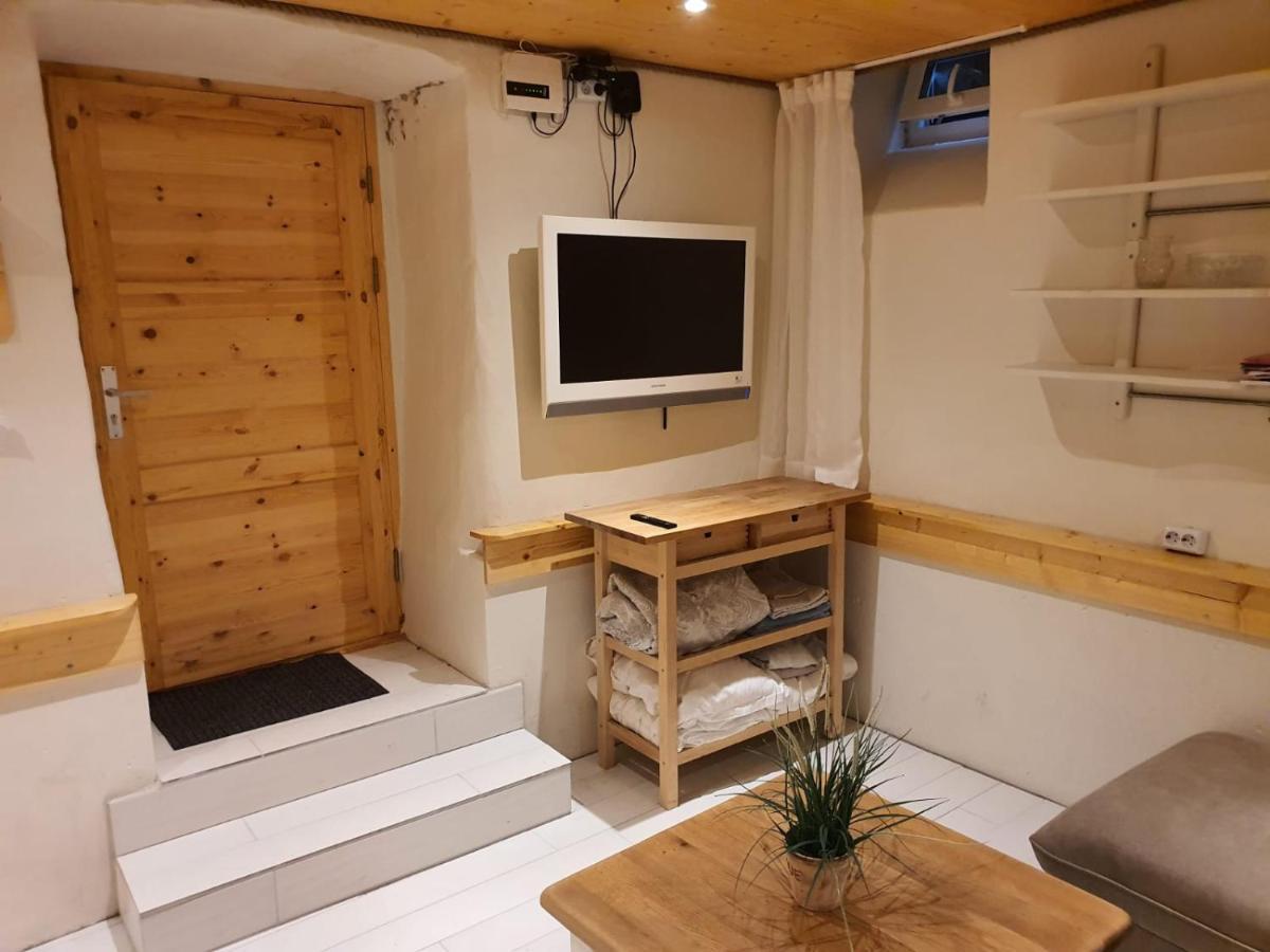 City Center Basement Studio Талин Екстериор снимка