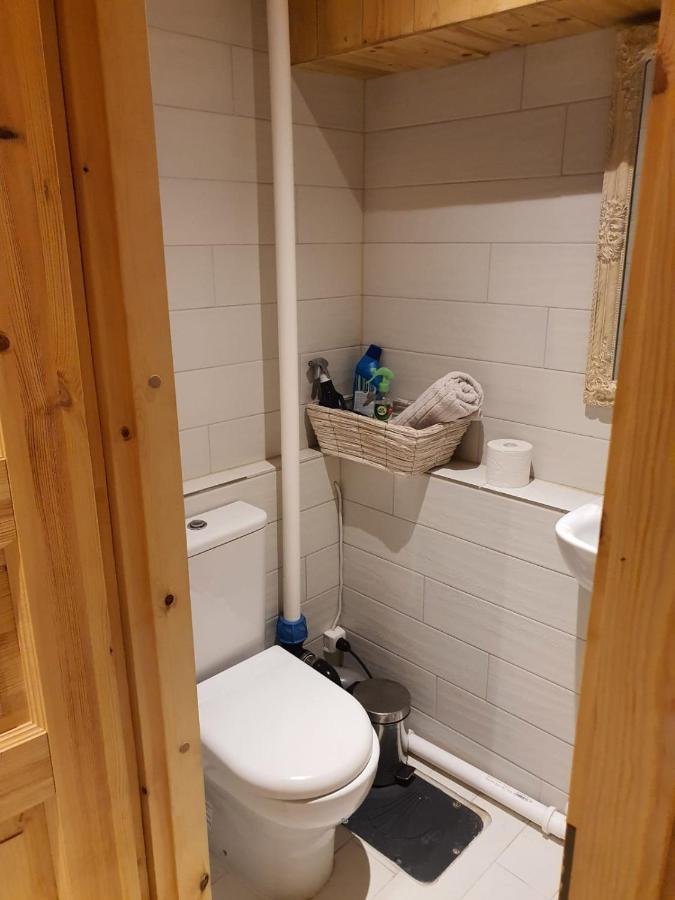 City Center Basement Studio Талин Екстериор снимка